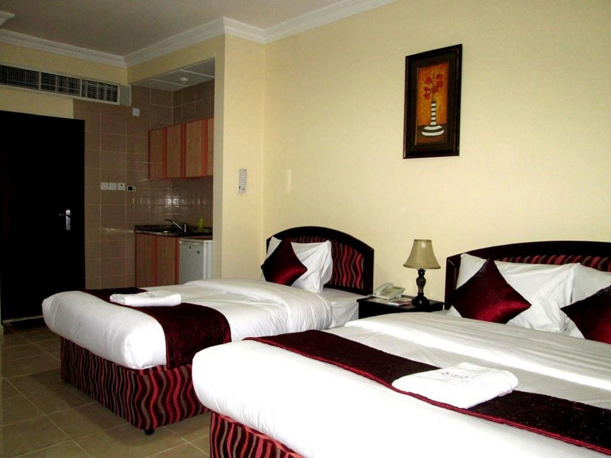 الشارقة Al Barakah Hotel المظهر الخارجي الصورة