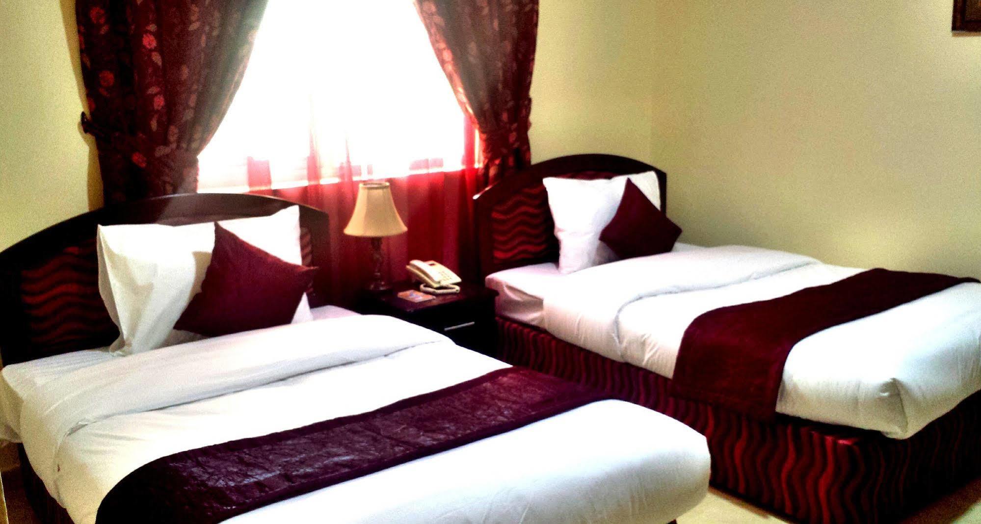 الشارقة Al Barakah Hotel المظهر الخارجي الصورة